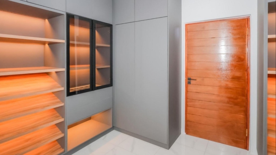 5 Bedroom Property for Sale in Leloko Lifestyle Estate North West
